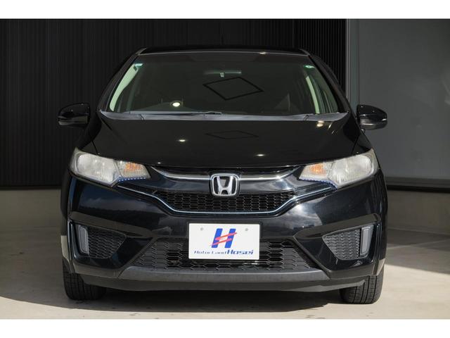 フィットハイブリッド Ｆパッケージ　ステアリングリモコン　スポーツモード　プッシュスタート　ＥＣＯＮ　純正ナビ　エンジンスターター　オートエアコン　バックカメラ（45枚目）