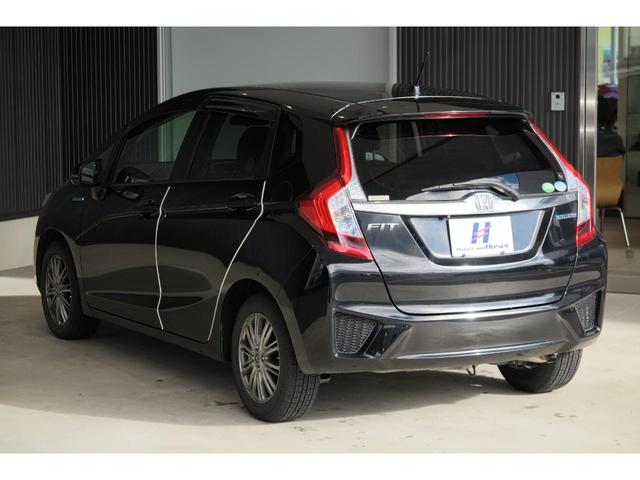 フィットハイブリッド Ｆパッケージ　ステアリングリモコン　スポーツモード　プッシュスタート　ＥＣＯＮ　純正ナビ　エンジンスターター　オートエアコン　バックカメラ（52枚目）