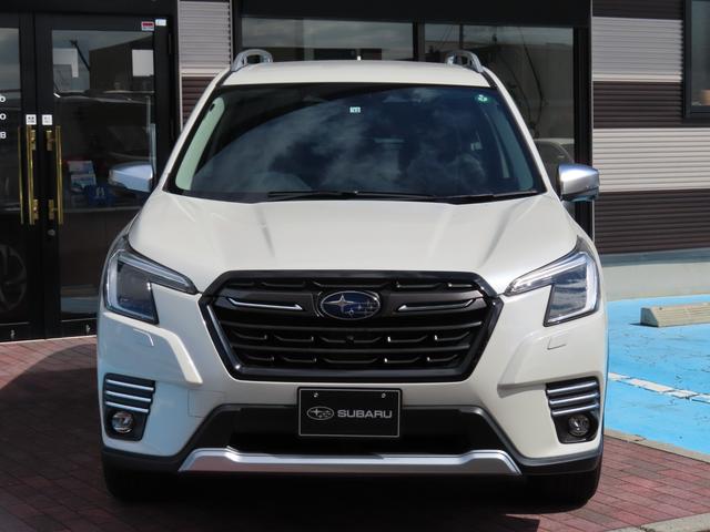 フォレスター アドバンス　運転席シートメモリー　１８インチ純正アルミホイール　ステアリングヒーター　シートヒーター　ＥＴＣ　ドライブレコーダー　８インチ純正ナビゲーション　バックカメラ　フロントカメラ　サイドカメラ（4枚目）