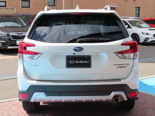 フォレスター アドバンス　運転席シートメモリー　１８インチ純正アルミホイール　ステアリングヒーター　シートヒーター　ＥＴＣ　ドライブレコーダー　８インチ純正ナビゲーション　バックカメラ　フロントカメラ　サイドカメラ（5枚目）