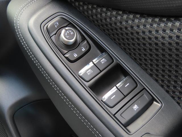 フォレスター アドバンス　運転席シートメモリー　１８インチ純正アルミホイール　ステアリングヒーター　シートヒーター　ＥＴＣ　ドライブレコーダー　８インチ純正ナビゲーション　バックカメラ　フロントカメラ　サイドカメラ（9枚目）