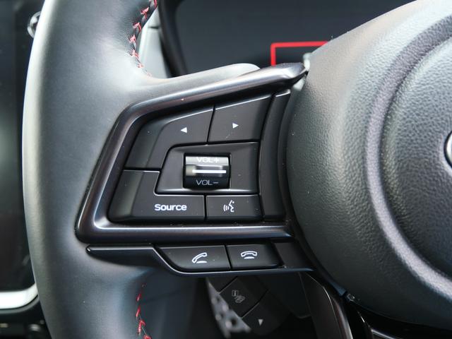 ボリューム操作など運転中に目線をそらさずにステアリングリモコンで操作できます☆