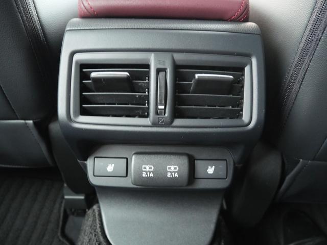 後部シートにもシートヒーターあります