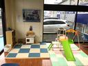 キッズコーナーもありますので、お子様連れでも安心してお車をお探し下さい。