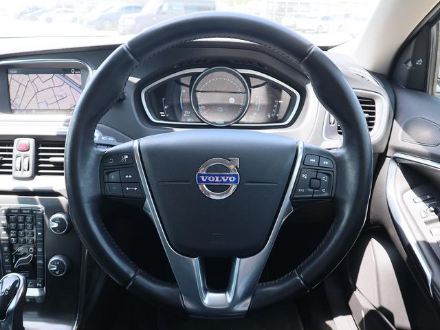 Ｖ４０ Ｔ４　ＳＥ　関東仕入れ　距離４１０００ｋｍ　Ｂｌｕｅｔｏｏｔｈ　フルセグ　バックカメラ　ＣＤ・ＤＶＤ再生　スマートキー　プッシュスタート　ＥＴＣ　オートライト　オートエアコン　シートヒーター　パワーシート（20枚目）