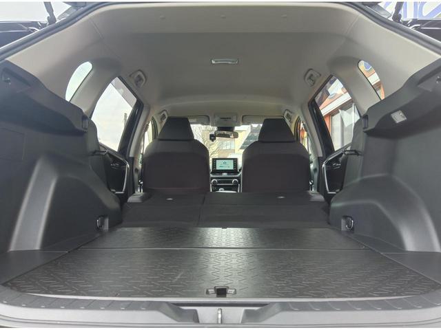 ＲＡＶ４ Ｘ　ワンオーナー／トヨタセーフティセンス／ＰＣＳ／ＬＴＡ／ＲＳＡ／ＡＨＢ／ＴＶ／バックモニター／ＥＴＣ／ドラレコ／クルーズコントロール／ルーフレール／純正１８インチアルミ／プッシュスタート／スマートキー（31枚目）