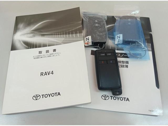 ＲＡＶ４ Ｘ　ワンオーナー／トヨタセーフティセンス／ＰＣＳ／ＬＴＡ／ＲＳＡ／ＡＨＢ／ＴＶ／バックモニター／ＥＴＣ／ドラレコ／クルーズコントロール／ルーフレール／純正１８インチアルミ／プッシュスタート／スマートキー（32枚目）