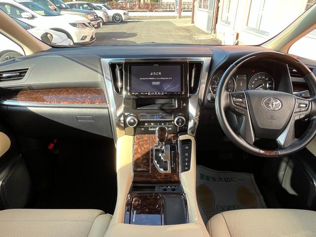 アルファード ２．５Ｇ４ＷＤ　ワンオーナー／セーフティセンス／クルコン／ＶＳＣ／アルパイン専用メモリナビ／ＴＶ／Ｂモニター／フリップダウンモニター／ＥＴＣ／両側Ｐスライド／レザーシート／電動シート／シートヒーター＆ベンチレーター（12枚目）