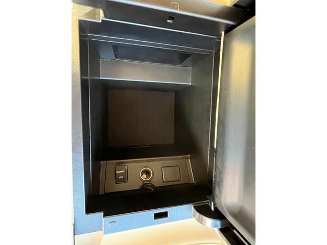 アルファード ２．５Ｇ４ＷＤ　ワンオーナー／セーフティセンス／クルコン／ＶＳＣ／アルパイン専用メモリナビ／ＴＶ／Ｂモニター／フリップダウンモニター／ＥＴＣ／両側Ｐスライド／レザーシート／電動シート／シートヒーター＆ベンチレーター（32枚目）