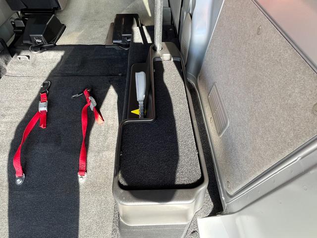 エブリイ 　車いす移動車　助手席側リアシート付／４ＷＤ／電動ウインチ付／禁煙車／キーレス／ワンオーナー（26枚目）
