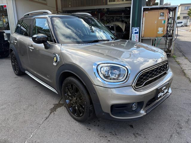 ＭＩＮＩ クーパーＳ　Ｅ　クロスオーバー　オール４　クーパーＳ　Ｅ　クロスオーバー　オール４　ＰＨＥＶ　４ＷＤ　充電コード付　クルーズコントロール　純正ナビ　Ｂｌｕｅｔｏｏｔｈ　バックカメラ　シートヒーター　電動バックドア　ＥＴＣ（3枚目）