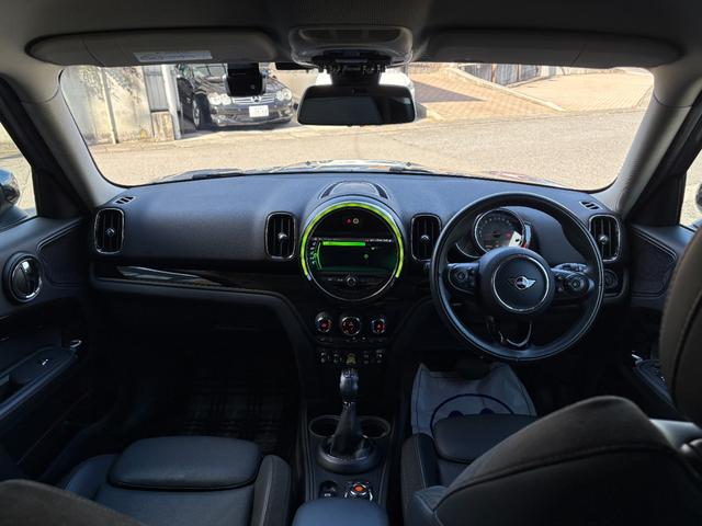 ＭＩＮＩ クーパーＳ　Ｅ　クロスオーバー　オール４　クーパーＳ　Ｅ　クロスオーバー　オール４　ＰＨＥＶ　４ＷＤ　充電コード付　クルーズコントロール　純正ナビ　Ｂｌｕｅｔｏｏｔｈ　バックカメラ　シートヒーター　電動バックドア　ＥＴＣ（17枚目）