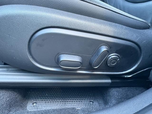 ＭＩＮＩ クーパーＳ　Ｅ　クロスオーバー　オール４　クーパーＳ　Ｅ　クロスオーバー　オール４　ＰＨＥＶ　４ＷＤ　充電コード付　クルーズコントロール　純正ナビ　Ｂｌｕｅｔｏｏｔｈ　バックカメラ　シートヒーター　電動バックドア　ＥＴＣ（35枚目）