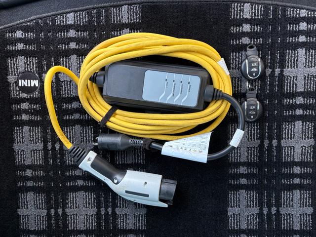 ＭＩＮＩ クーパーＳ　Ｅ　クロスオーバー　オール４　クーパーＳ　Ｅ　クロスオーバー　オール４　ＰＨＥＶ　４ＷＤ　充電コード付　クルーズコントロール　純正ナビ　Ｂｌｕｅｔｏｏｔｈ　バックカメラ　シートヒーター　電動バックドア　ＥＴＣ（49枚目）