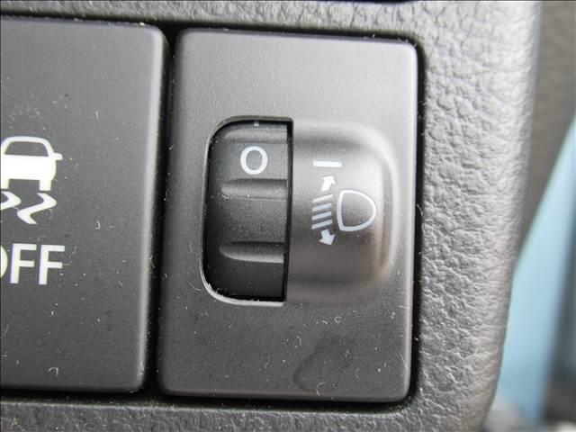 アルト Ｌ　禁煙車　メモリーナビ　Ｂｌｕｅｔｏｏｔｈ　ＥＴＣ　シートヒーター　セーフティサポート　デュアルセンサーブレーキサポート　誤発進抑制機能　車線逸脱警報機能　ふらつき警報　オートライト　ハイビームアシスト（5枚目）