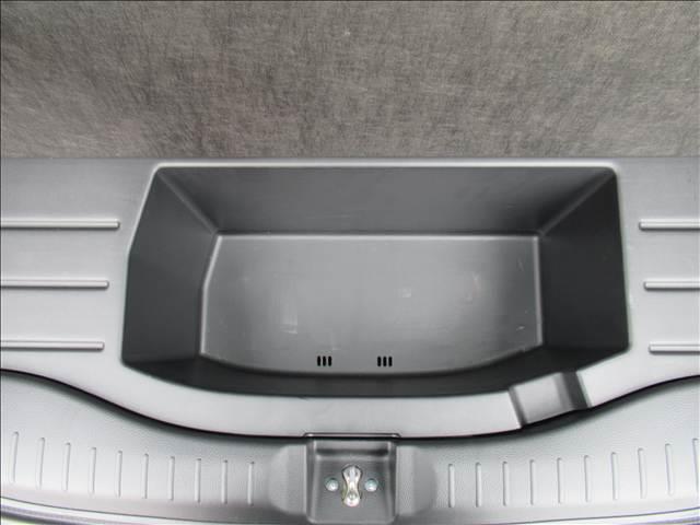 フィット ｅ：ＨＥＶホーム　４ＷＤ　メモリーナビ　Ｂｌｕｅｔｏｏｔｈ　バックモニター　ＥＴＣ　ドライブレコーダー　寒冷地仕様　ホンダセンシング　アダプティブクルーズコントロール　ＬＥＤヘッド　オートハイビーム　革巻ステアリング（30枚目）