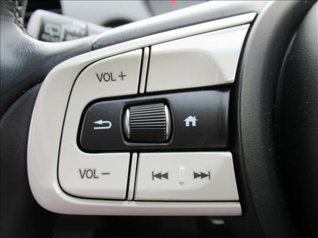 フィット ｅ：ＨＥＶホーム　４ＷＤ　メモリーナビ　Ｂｌｕｅｔｏｏｔｈ　バックモニター　ＥＴＣ　ドライブレコーダー　寒冷地仕様　ホンダセンシング　アダプティブクルーズコントロール　ＬＥＤヘッド　オートハイビーム　革巻ステアリング（39枚目）