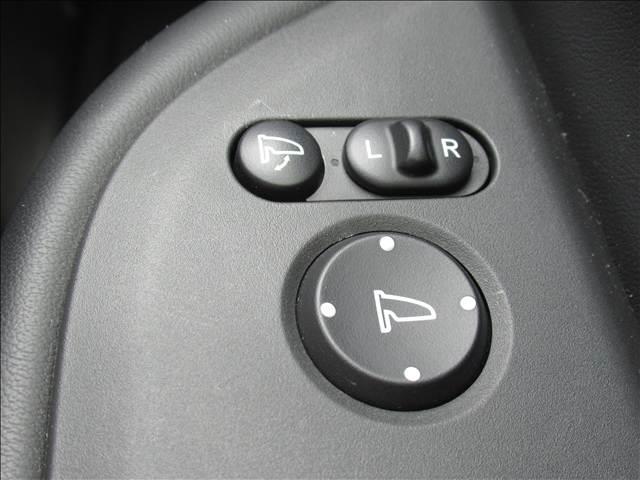 フィット ｅ：ＨＥＶホーム　４ＷＤ　メモリーナビ　Ｂｌｕｅｔｏｏｔｈ　バックモニター　ＥＴＣ　ドライブレコーダー　寒冷地仕様　ホンダセンシング　アダプティブクルーズコントロール　ＬＥＤヘッド　オートハイビーム　革巻ステアリング（45枚目）