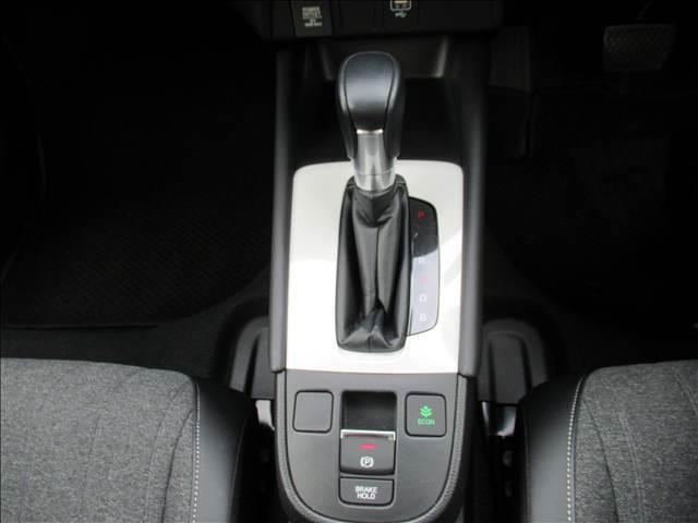 フィット ｅ：ＨＥＶホーム　４ＷＤ　メモリーナビ　Ｂｌｕｅｔｏｏｔｈ　バックモニター　ＥＴＣ　ドライブレコーダー　寒冷地仕様　ホンダセンシング　アダプティブクルーズコントロール　ＬＥＤヘッド　オートハイビーム　革巻ステアリング（57枚目）