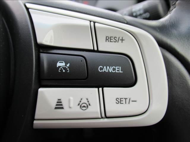 フィット ｅ：ＨＥＶホーム　４ＷＤ　メモリーナビ　Ｂｌｕｅｔｏｏｔｈ　バックモニター　ＥＴＣ　ドライブレコーダー　寒冷地仕様　ホンダセンシング　アダプティブクルーズコントロール　ＬＥＤヘッド　オートハイビーム　革巻きステアリング（6枚目）