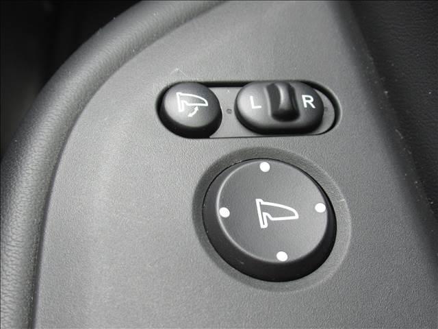 フィット ｅ：ＨＥＶホーム　４ＷＤ　メモリーナビ　Ｂｌｕｅｔｏｏｔｈ　バックモニター　ＥＴＣ　ドライブレコーダー　寒冷地仕様　ホンダセンシング　アダプティブクルーズコントロール　ＬＥＤヘッド　オートハイビーム　革巻きステアリング（45枚目）