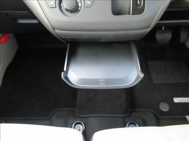 デイズ Ｂ　４ＷＤ　禁煙車　メモリーナビ　Ｂｌｕｅｔｏｏｔｈ　バックモニター　シートヒーター　ハンドルヒーター　ＵＳＢ　インテリジェントエマージェンシーブレーキ　オートライト　ハイビームアシスト　バックソナー（65枚目）