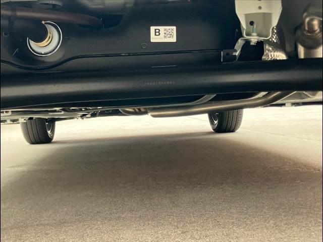 スペーシアカスタム ハイブリッドＸＳ　届出済未使用車　両側電動スライドドア　シートヒーター　アダプティブクルーズコントロール　純正１５インチアルミ　革巻ステアリング　ハーフレザーシート　マルチユースフラップ　サーキュレーター（14枚目）