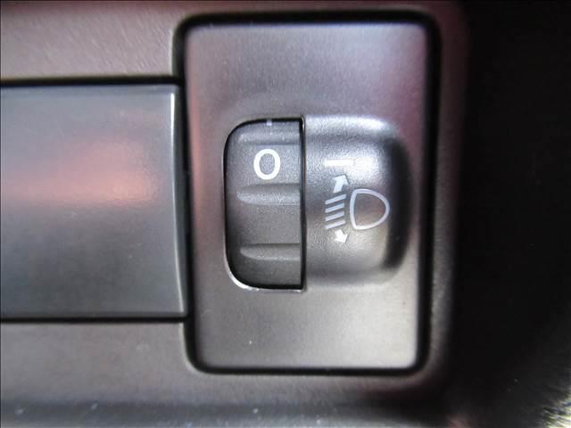 スペーシアカスタム ハイブリッドＸＳ　届出済未使用車　両側電動スライドドア　シートヒーター　アダプティブクルーズコントロール　純正１５インチアルミ　革巻ステアリング　ハーフレザーシート　マルチユースフラップ　サーキュレーター（64枚目）