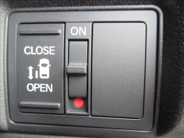 Ｎ－ＢＯＸカスタム Ｎ－ＢＯＸ　ＣＵＳＴＯＭ　届出済未使用車　４ＷＤ　電動スライドドア　シートヒーター　渋滞追従機能付アダプティブクルーズコントロール　ホンダセンシング　純正１４インチアルミ　フルＬＥＤヘッドランプ　ロールサンシェード（3枚目）