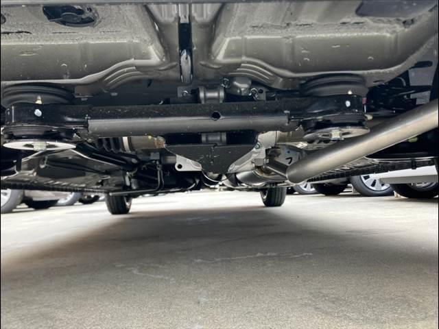 Ｎ－ＢＯＸカスタム Ｎ－ＢＯＸ　ＣＵＳＴＯＭ　届出済未使用車　４ＷＤ　電動スライドドア　シートヒーター　渋滞追従機能付アダプティブクルーズコントロール　ホンダセンシング　純正１４インチアルミ　フルＬＥＤヘッドランプ　ロールサンシェード（13枚目）