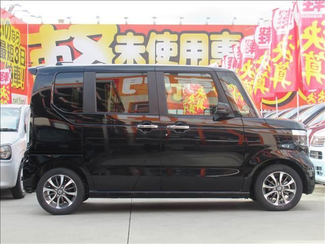 Ｎ－ＢＯＸカスタム Ｎ－ＢＯＸ　ＣＵＳＴＯＭ　届出済未使用車　４ＷＤ　電動スライドドア　シートヒーター　渋滞追従機能付アダプティブクルーズコントロール　ホンダセンシング　純正１４インチアルミ　フルＬＥＤヘッドランプ　ロールサンシェード（23枚目）