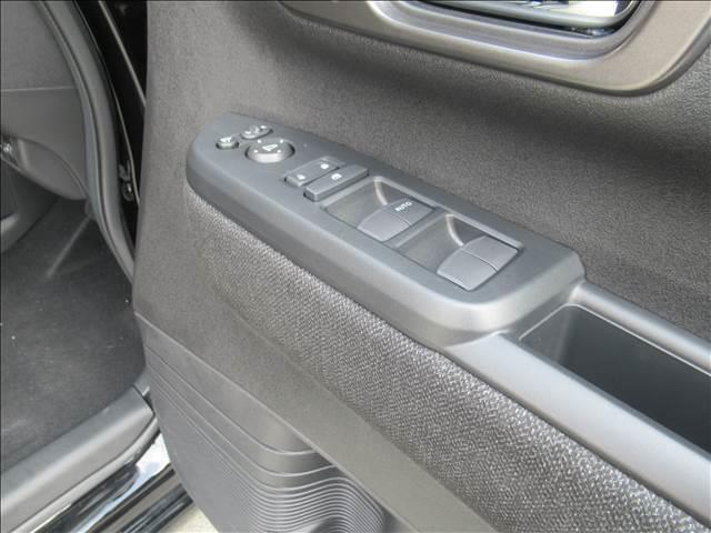 Ｎ－ＢＯＸカスタム Ｎ－ＢＯＸ　ＣＵＳＴＯＭ　届出済未使用車　４ＷＤ　電動スライドドア　シートヒーター　渋滞追従機能付アダプティブクルーズコントロール　ホンダセンシング　純正１４インチアルミ　フルＬＥＤヘッドランプ　ロールサンシェード（57枚目）