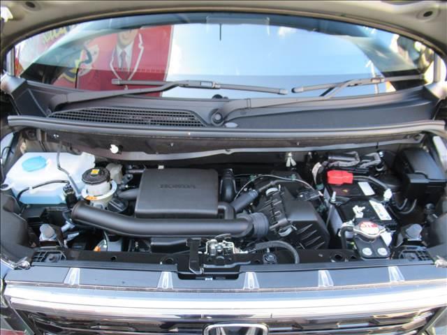 Ｎ－ＢＯＸカスタム ベースグレード　届出済未使用車　４ＷＤ　電動スライドドア　シートヒーター　渋滞追従付アダプティブクルーズコントロール　ホンダセンシング　ＬＥＤヘッドランプ　オートハイビーム　ブレーキホールド　チップアップシート（12枚目）