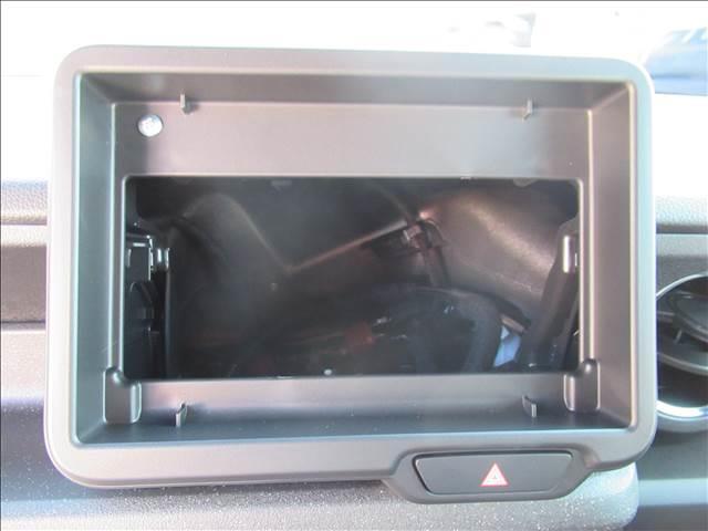 N-BOXカスタム ベースグレード 届出済未使用車 4WD 電動スライドドア シートヒーター 渋滞追従機能付アダプティブクルーズコントロール LEDヘッドランプ オートハイビーム ホンダセンシング 純正14インチAW チップアップシート(3枚目)