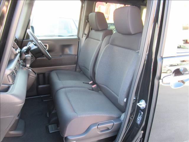 N-BOXカスタム ベースグレード 届出済未使用車 4WD 電動スライドドア シートヒーター 渋滞追従機能付アダプティブクルーズコントロール LEDヘッドランプ オートハイビーム ホンダセンシング 純正14インチAW チップアップシート(7枚目)