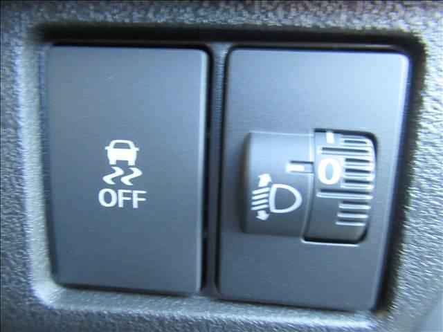 N-BOXカスタム ベースグレード 届出済未使用車 4WD 電動スライドドア シートヒーター 渋滞追従機能付アダプティブクルーズコントロール LEDヘッドランプ オートハイビーム ホンダセンシング 純正14インチAW チップアップシート(60枚目)