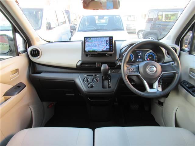 デイズ Ｂ　禁煙車　８型フローティングＳＤナビ　フルセグ　Ｂｌｕｅｔｏｏｔｈ　バックモニター　ＥＴＣ　ＵＳＢソケット　インテリジェントエマージェンシーブレーキ　オートライト　ハイビームアシスト　後席スライドレバー（2枚目）