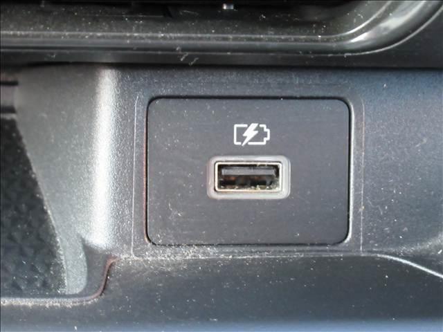 デイズ Ｂ　禁煙車　８型フローティングＳＤナビ　フルセグ　Ｂｌｕｅｔｏｏｔｈ　バックモニター　ＥＴＣ　ＵＳＢソケット　インテリジェントエマージェンシーブレーキ　オートライト　ハイビームアシスト　後席スライドレバー（6枚目）
