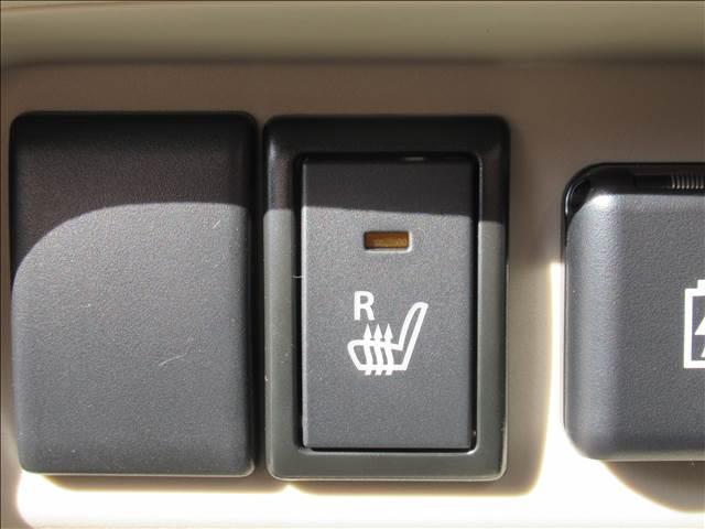 【シートヒーター】寒い冬にはあったら快適な装備です。山形の冬でも快適にお過ごしいただけます。特に女性の方に喜んでもらえることが多いです。