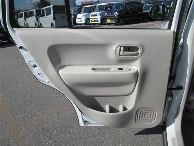 ふぃのの在庫をご覧いただきありがとうございます。総在庫台数６００台以上　届出済未使用車専門店でございます。ぜひ一度　　０１２０−１５３−４４０　までお問い合わせください。