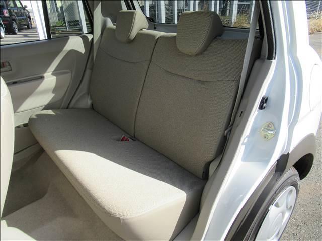 ふぃのの在庫をご覧いただきありがとうございます。総在庫台数６００台以上　届出済未使用車専門店でございます。ぜひ一度　　０１２０−１５３−４４０　までお問い合わせください。