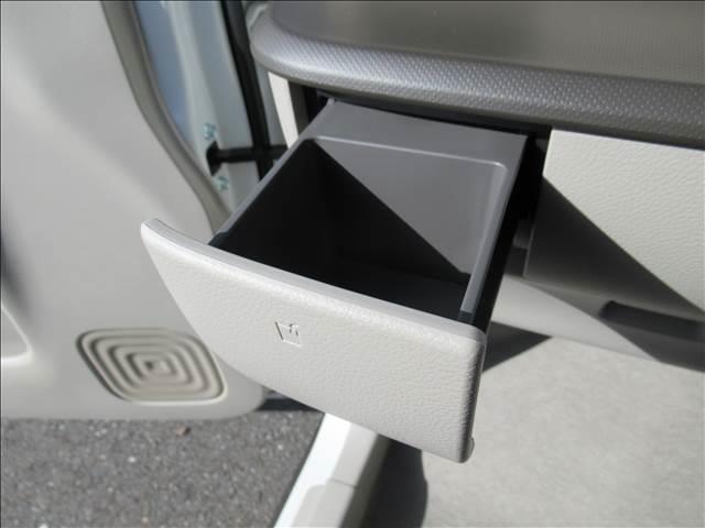 ふぃのの在庫をご覧いただきありがとうございます。総在庫台数６００台以上　届出済未使用車専門店でございます。ぜひ一度　　０１２０−１５３−４４０　までお問い合わせください。