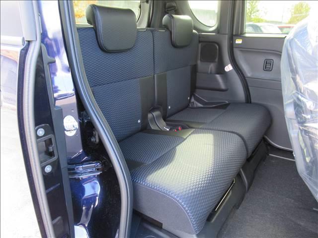 タント カスタムＸ　届出済未使用車　４ＷＤ　両側電動スライドドア　シートヒーター　ＵＳＢソケット　ハーフレザーシート　ＬＥＤヘッド　ＬＥＤフォグランプ　純正１４インチアルミ　電動パーキングブレーキ　スマートアシスト（8枚目）