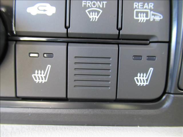 Ｎ－ＢＯＸ ベースグレード　届出済未使用車　４ＷＤ　電動スライドドア　シートヒーター　ホンダセンシング　渋滞追従機能付アダプティブクルーズコントロール　ＬＥＤヘッドランプ　オートハイビーム　充電用ＵＳＢタイプＣ端子（6枚目）