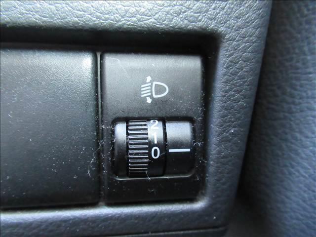 ワゴンＲ ＦＸ　４ＷＤ　禁煙車　純正ＣＤオーディオ　シートヒーター　電動格納ヒーテッドドアミラー　ヘッドライトレベライザー　エネチャージ　アイドリングストップ　バニティーミラー　オートエアコン　社外１４インチアルミ（4枚目）