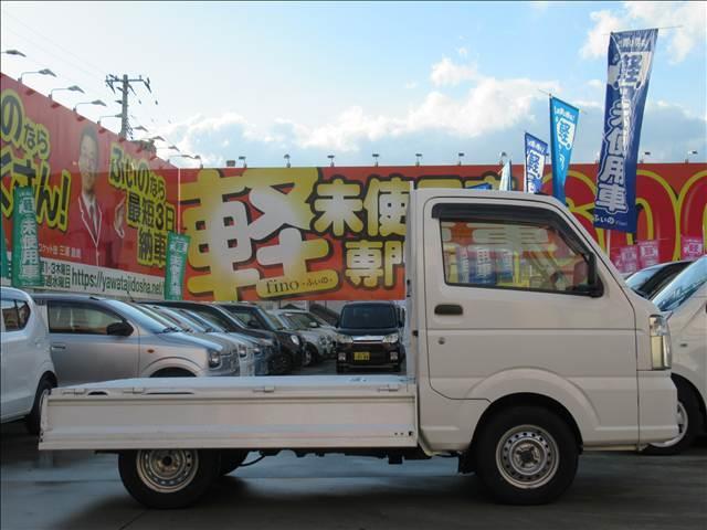 キャリイトラック KCエアコン・パワステ 4WD 禁煙車 マニュアルエアコン MT 3方開荷台 ラジオ パワーステアリング ハロゲンヘッドランプ ドリンクホルダー シガーソケット 運転席エアバック 助手席エアバック(28枚目)