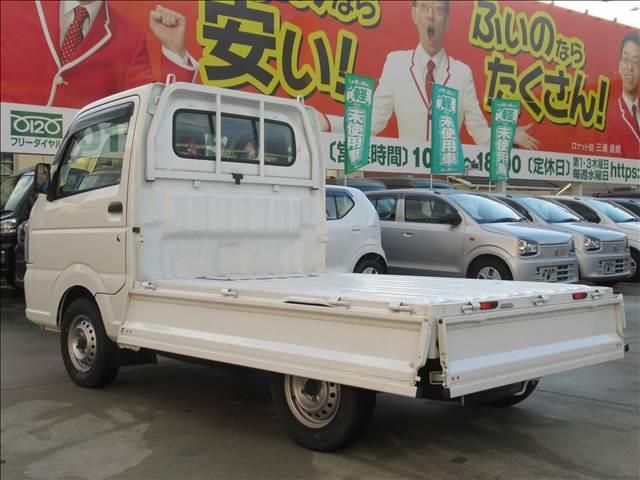 キャリイトラック KCエアコン・パワステ 4WD 禁煙車 マニュアルエアコン MT 3方開荷台 ラジオ パワーステアリング ハロゲンヘッドランプ ドリンクホルダー シガーソケット 運転席エアバック 助手席エアバック(36枚目)