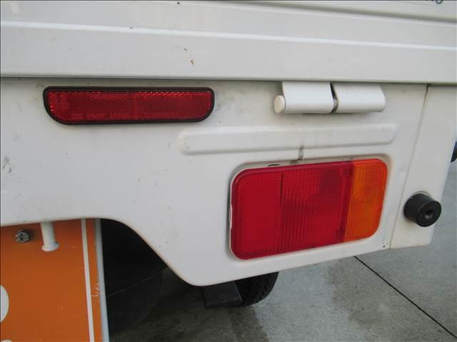 キャリイトラック KCエアコン・パワステ 4WD 禁煙車 マニュアルエアコン MT 3方開荷台 ラジオ パワーステアリング ハロゲンヘッドランプ ドリンクホルダー シガーソケット 運転席エアバック 助手席エアバック(38枚目)