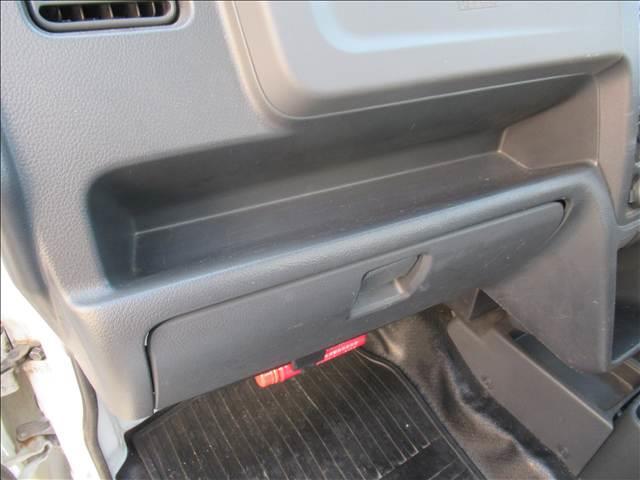 キャリイトラック KCエアコン・パワステ 4WD 禁煙車 マニュアルエアコン MT 3方開荷台 ラジオ パワーステアリング ハロゲンヘッドランプ ドリンクホルダー シガーソケット 運転席エアバック 助手席エアバック(43枚目)