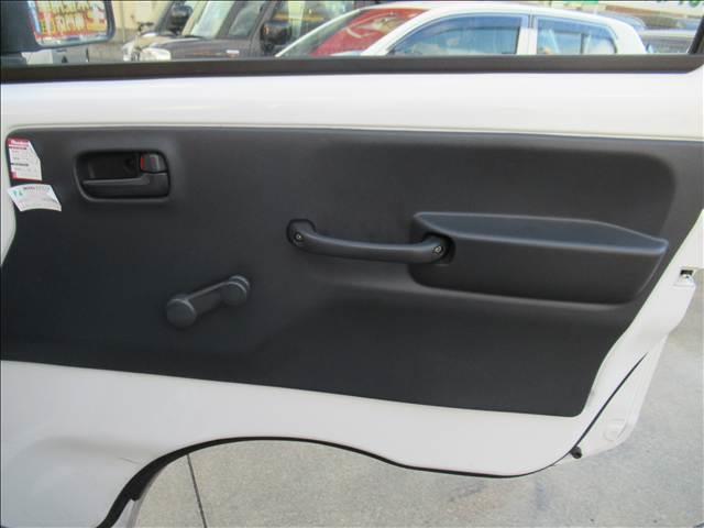 キャリイトラック KCエアコン・パワステ 4WD 禁煙車 マニュアルエアコン MT 3方開荷台 ラジオ パワーステアリング ハロゲンヘッドランプ ドリンクホルダー シガーソケット 運転席エアバック 助手席エアバック(46枚目)